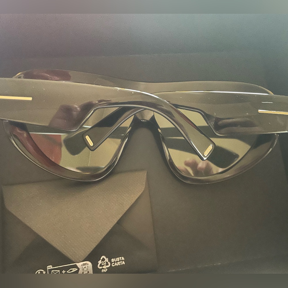 New TOM FORD Rellen Sunglasses in Shiny Black & Terracotta large - Picture 6 of 7